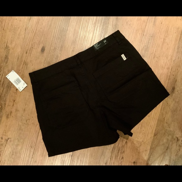 Woman’s mid rise shorts black - Picture 3 of 3